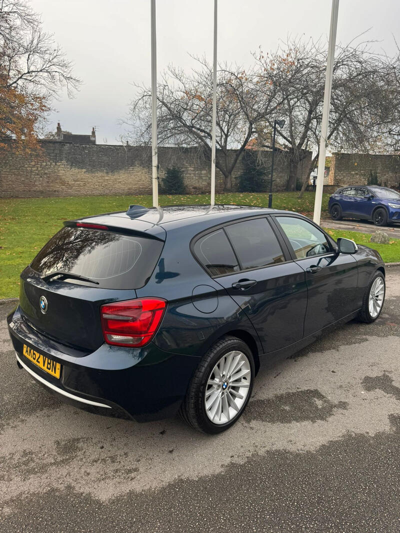 BMW 1 SERIES