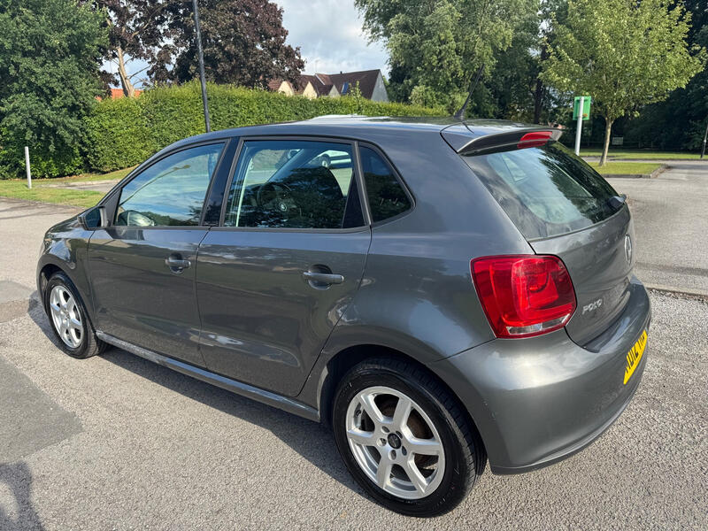 VOLKSWAGEN POLO