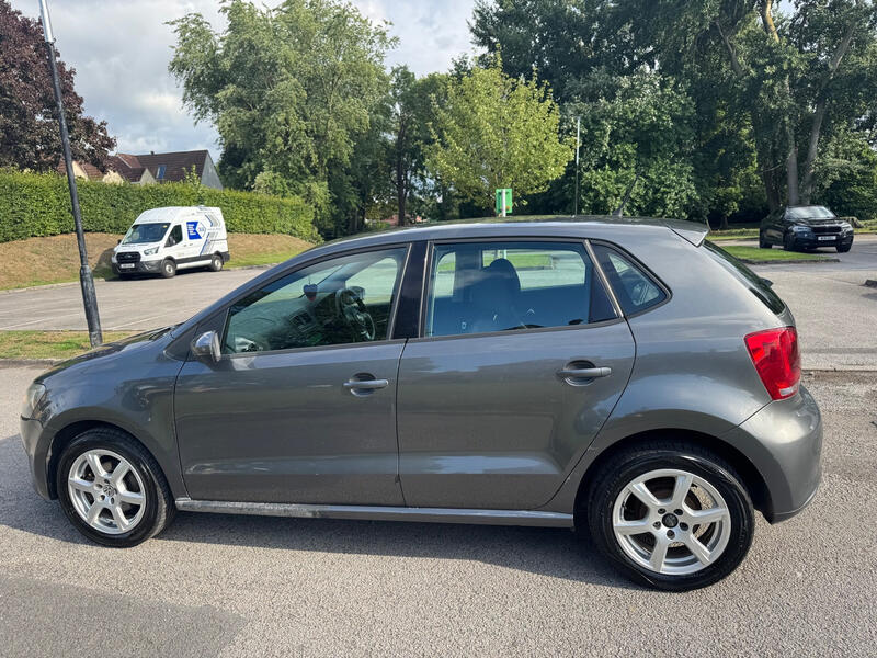 VOLKSWAGEN POLO