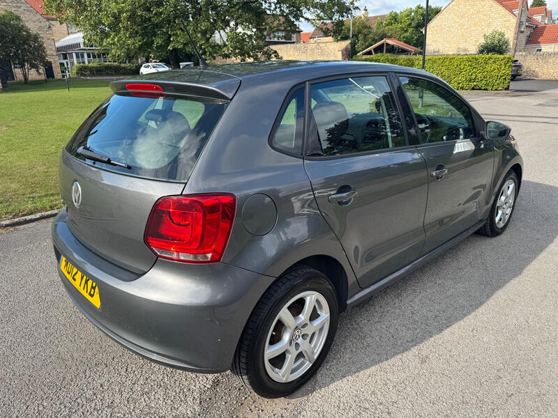 VOLKSWAGEN POLO